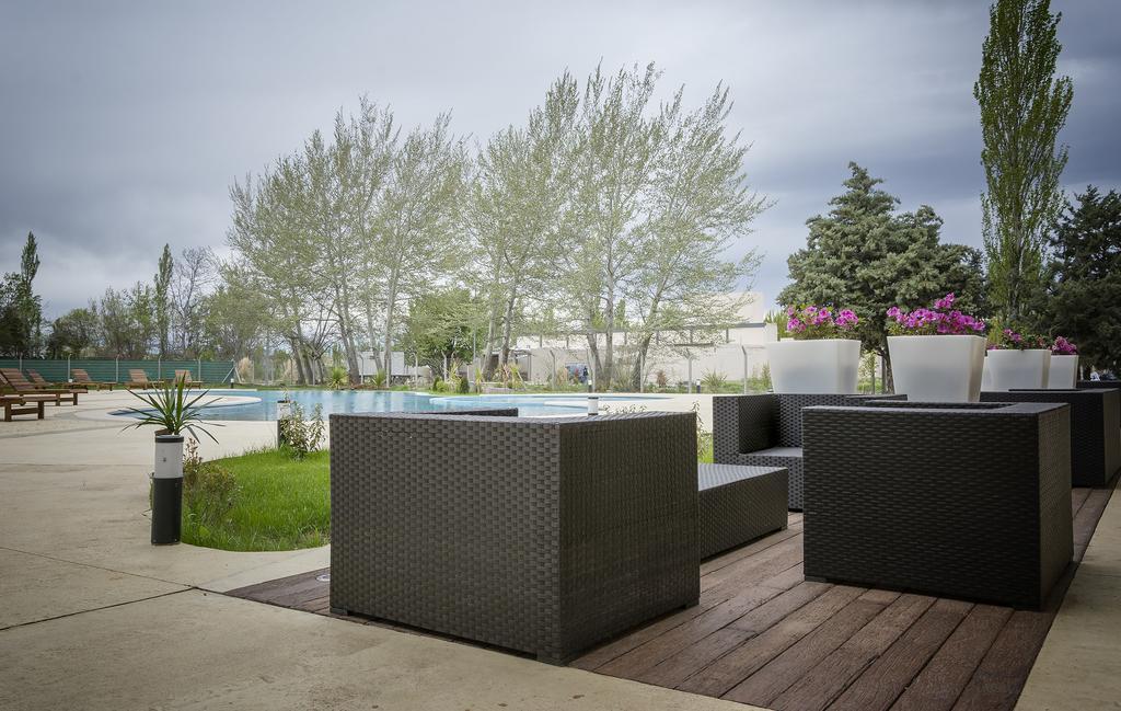 Howard Johnson Neuquen Exterior photo