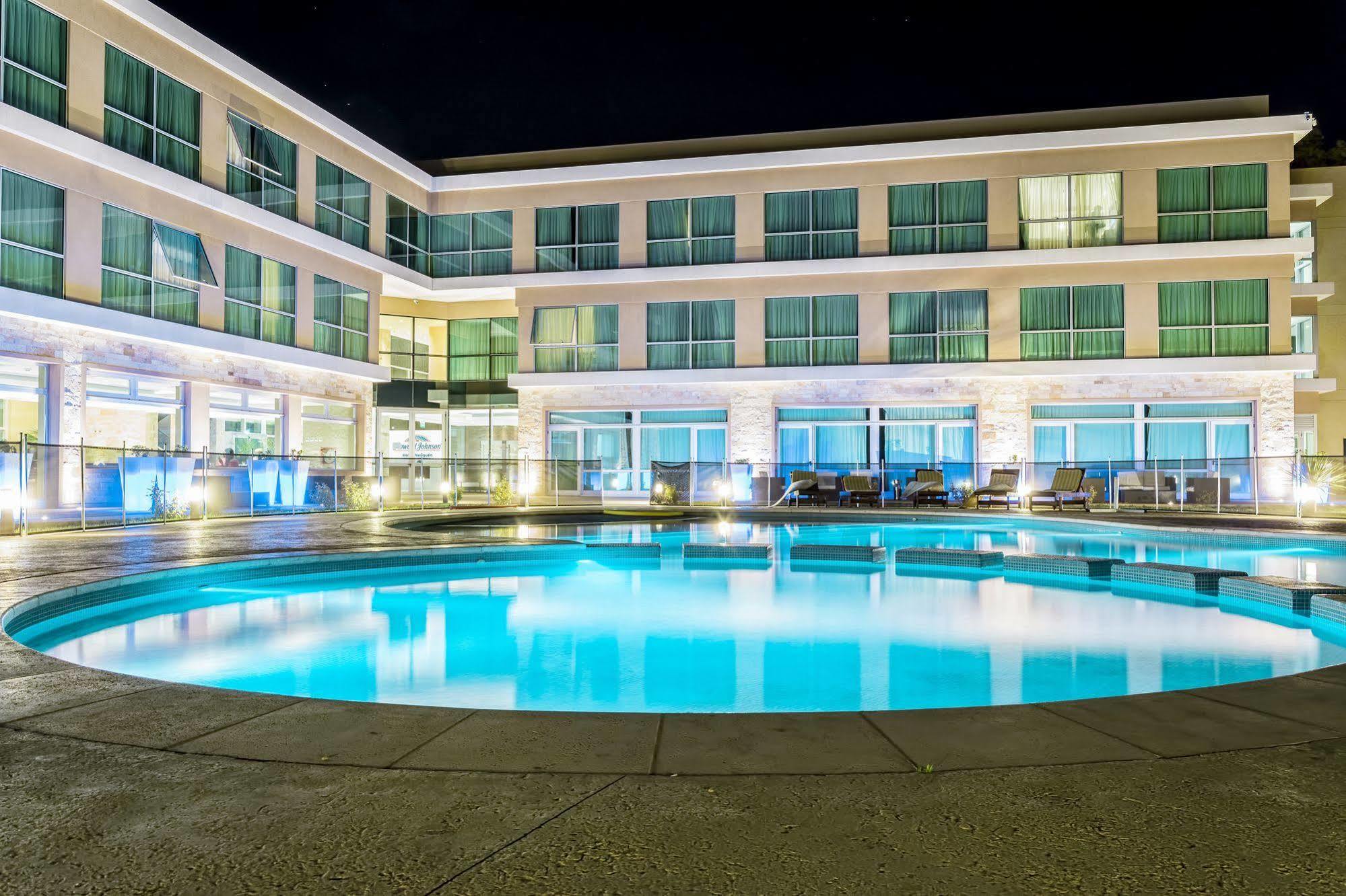 Howard Johnson Neuquen Exterior photo